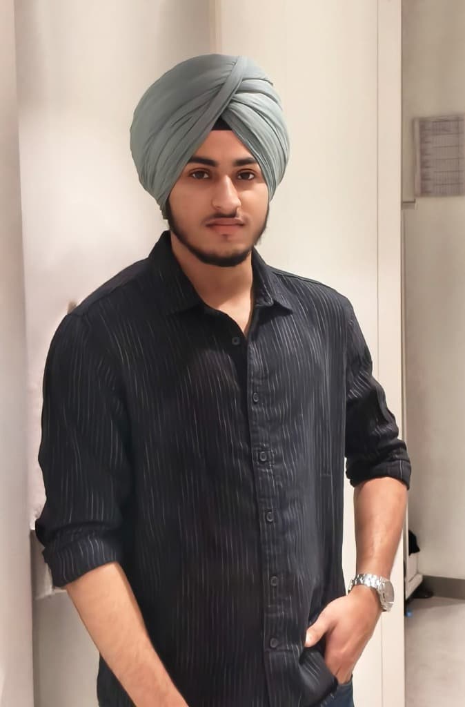 Simranpreet Singh, founder of Clasendra